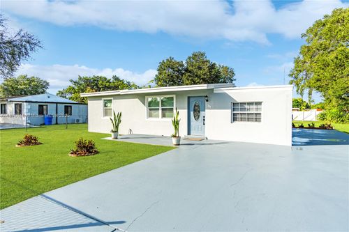 134 Miami Gardens Rd, West Park, FL, 33023-5238 | Card Image