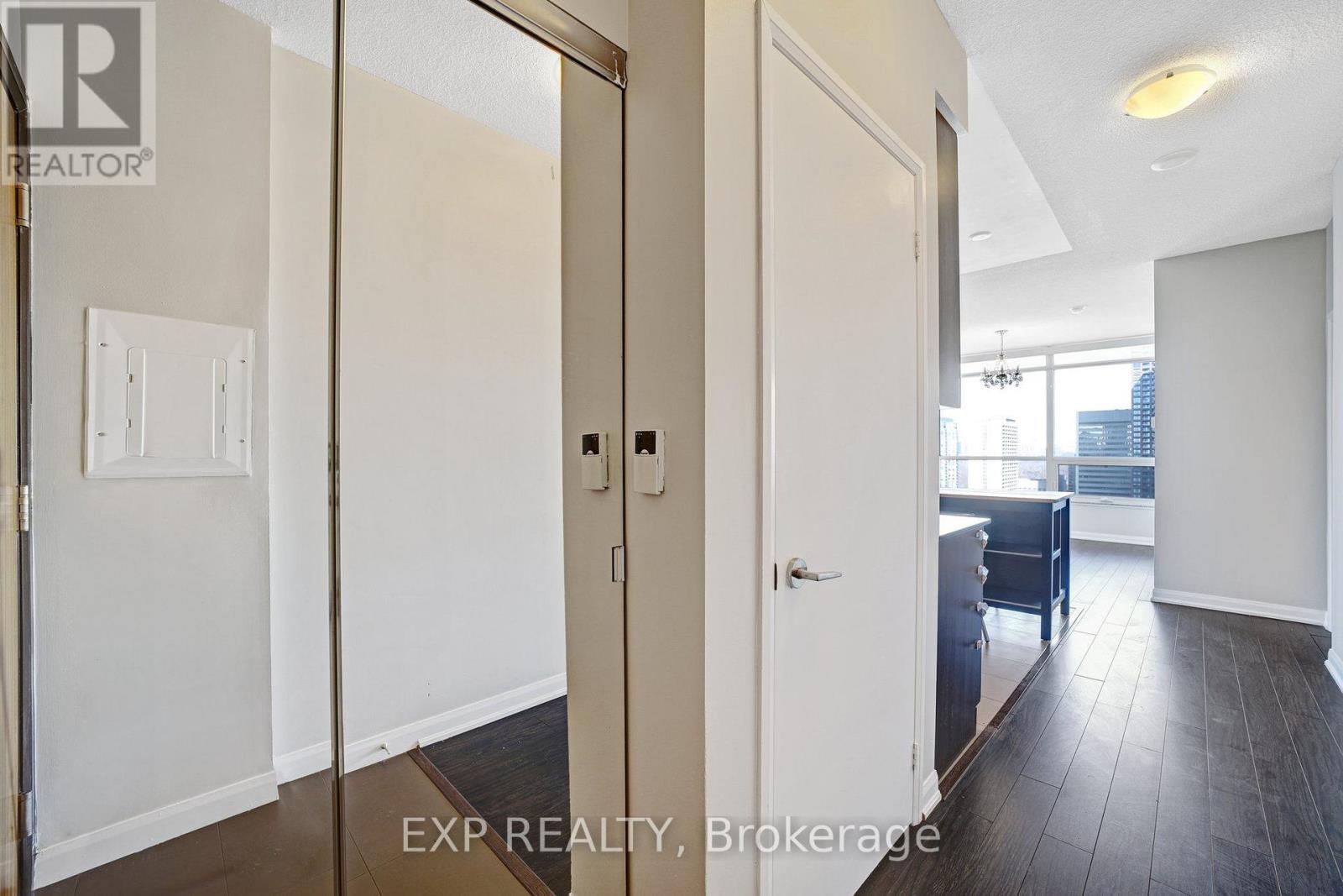 Residential Lease in Toronto (North St. James Town) 5