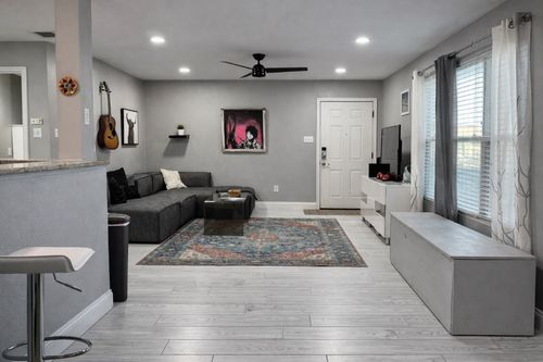 apt-210-2450 Ashdale Dr, Austin, TX, 78757-8167 | Card Image