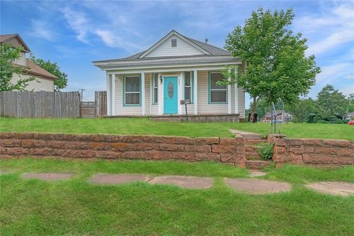 502 S 7th St, Chickasha, OK, 73018-3310 | Card Image