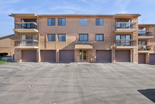 14-3-7990 Garfield Ave, Burr Ridge, IL, 60527-7919 | Card Image