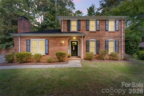 9151 Hinson Dr, Matthews, NC, 28105-5504 | Card Image