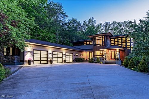 3521 Hamilton Dr, Richfield, OH, 44286-9386 | Card Image