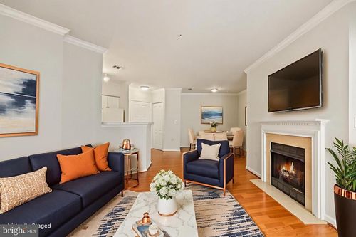 apt-210-12913 Alton Sq, HERNDON, VA, 20170-5887 | Card Image