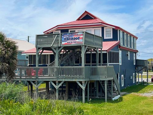 2586 Highway 1, Grand Isle, LA, 70358-9725 | Card Image