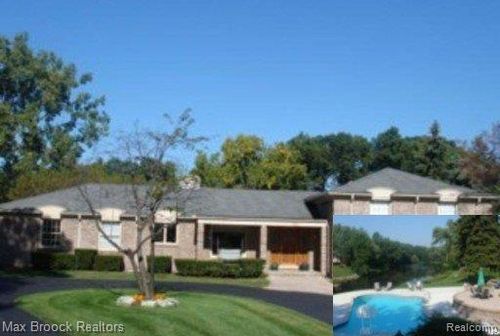 980 Sandhurst Rd, Bloomfield Hills, MI, 48302-2155 | Card Image