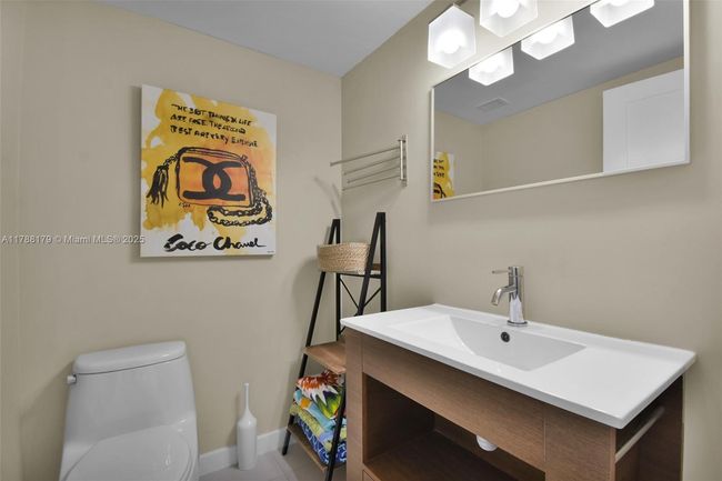 PHH - 9225 Collins Ave, Condo with 3 bedrooms, 3 bathrooms and null parking in Surfside FL | Image 35