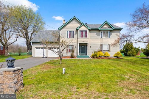 59 Bordentown Chesterfield Rd, Chesterfield, NJ, 08515-2915 | Card Image