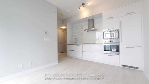 5107-2221 Yonge St, Toronto, ON, M4S0B8 | Card Image