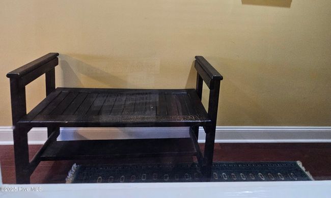 CLOSE UP: Hallway Entry Bench | Image 11