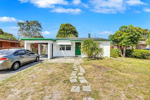 3121 Nw 4th Ct, Lauderhill, FL, 33311-8417 | Card Image
