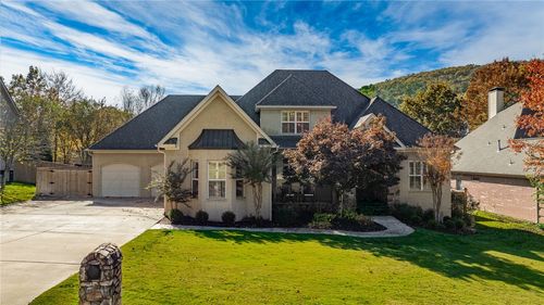 182 Courts Ln, Little Rock, AR, 72223-9018 | Card Image