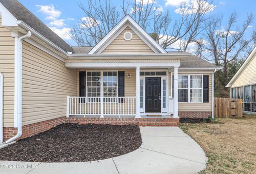 113 Sweetbriar Ct, New Bern, NC, 28562-3323 | Card Image
