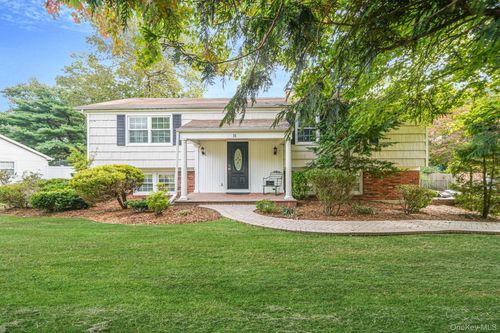 35 Wedgewood Dr, Coram, NY, 11727-1205 | Card Image