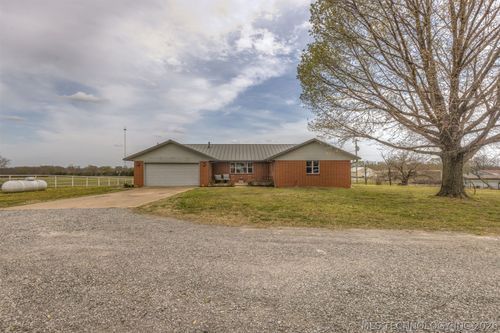 302 N Gas St, Chouteau, OK, 74337-5238 | Card Image
