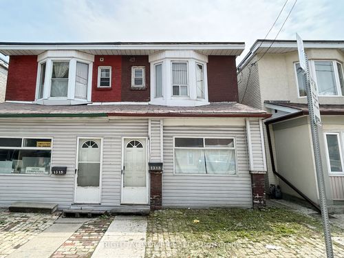 1313 Gerrard St E, Toronto, ON, M4L1Y8 | Card Image