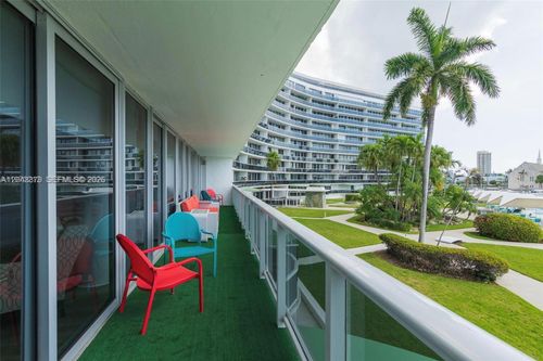 224-900 Bay Dr, Miami Beach, FL, 33141-5623 | Card Image