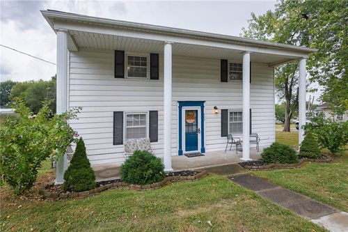 205 E Washington St, Kearney, MO, 64060-8621 | Card Image