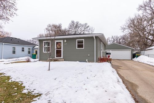 217 1st Ave E, West Fargo, ND, 58078-1805 | Card Image