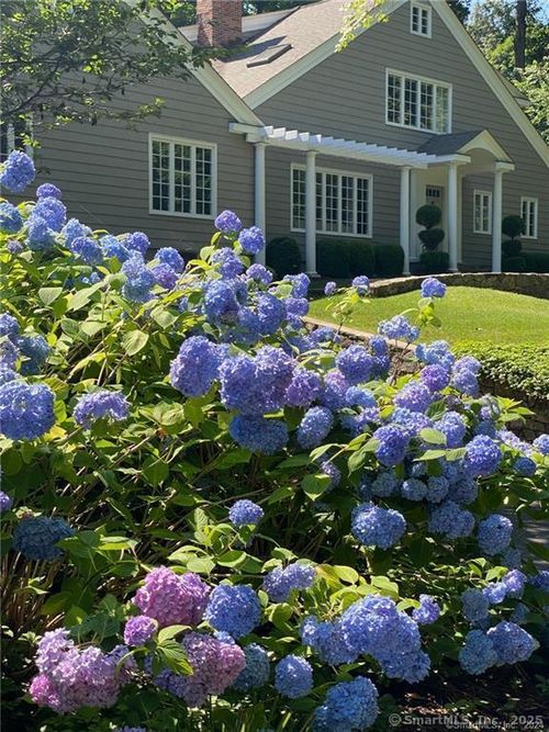 6 Green Beach Dr, Norwalk, CT, 06853-1301 | Card Image