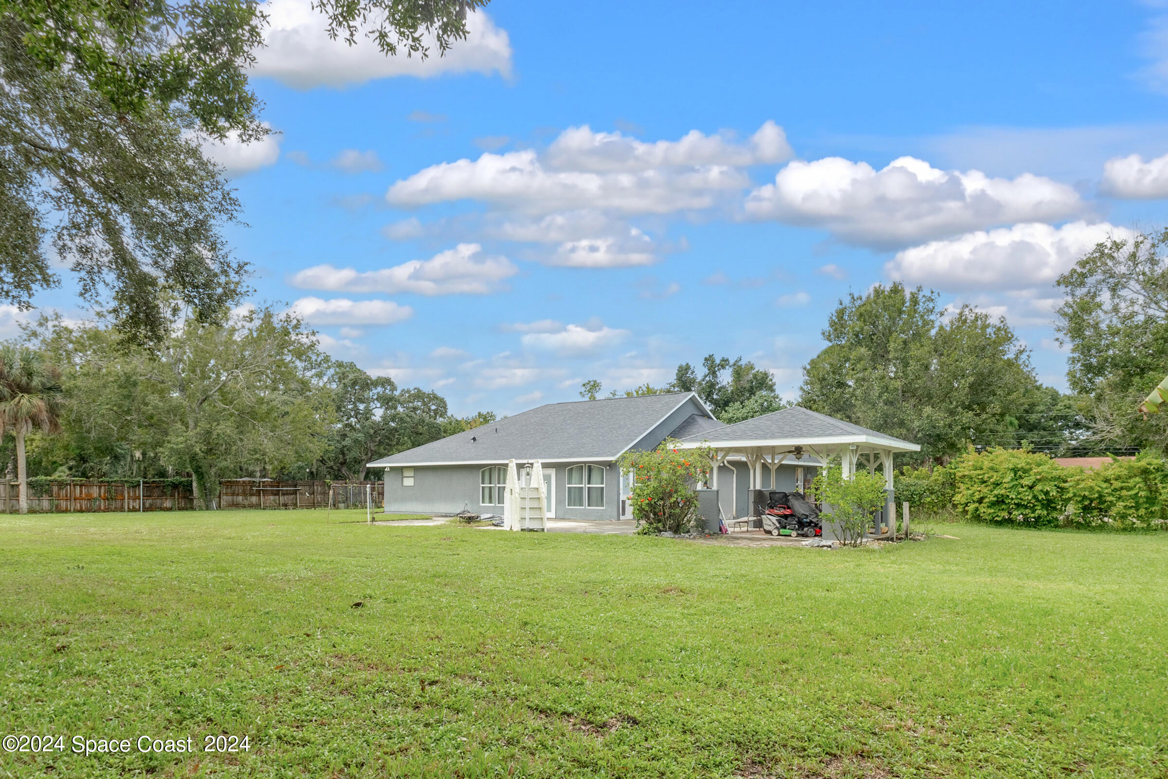 Maple St, Melbourne, FL 32904