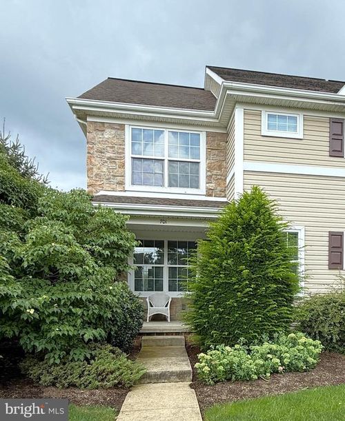 701 Brentwood Dr, LITITZ, PA, 17543-8261 | Card Image