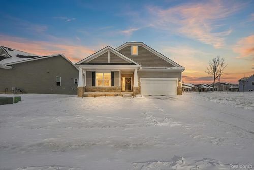 8185 Carston Ln, Brighton, MI, 48116-6822 | Card Image