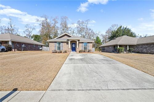 9598 Estate Dr, Mobile, AL, 36695-5256 | Card Image