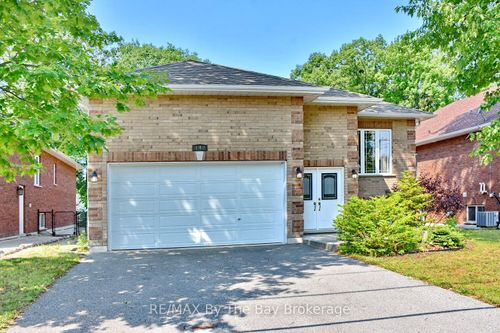 142 Sunnidale Rd, Wasaga Beach, ON, L9Z2S8 | Card Image