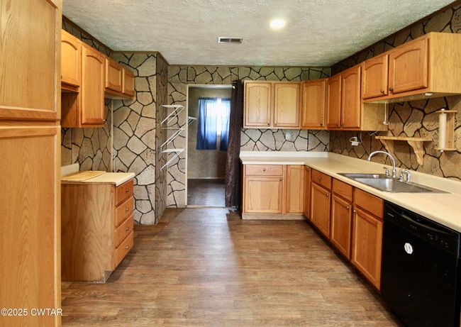 212 Southern Downs Dr, House other with 4 bedrooms, 3 bathrooms and 5 parking in Lexington TN | Image 6