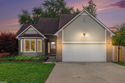 1690 Castlewood Dr, Madison Heights, MI, 48071-2249 | Card Image