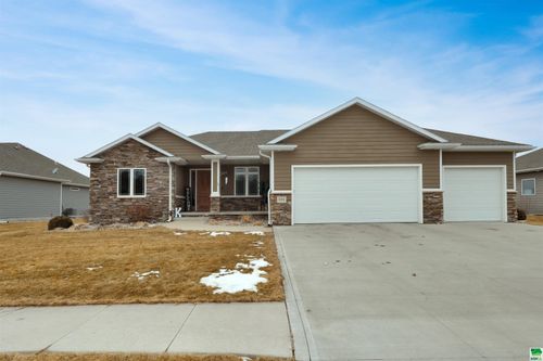 573 Sandstone Circle, Dakota Dunes, SD, 57049 | Card Image