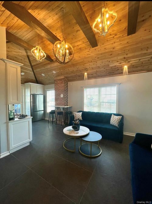 192 Beach 109th St, Rockaway Park, NY, 11694-2595 | Card Image