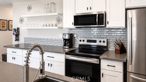 205-3609 E 2nd St, Long Beach, CA, 90803-5249 | Card Image