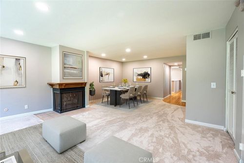 apt-14-4321 Matilija Ave, Sherman Oaks, CA, 91423-3671 | Card Image