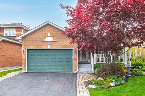 204 Eaton St, Georgetown, ON, L7G5Y2 | Card Image