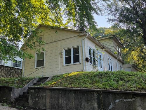 2425 S 15th St, Saint Joseph, MO, 64503-3041 | Card Image