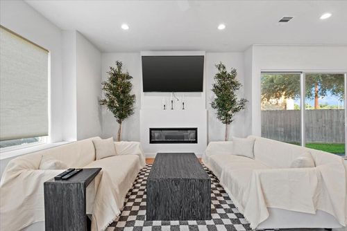 5203 Texas St, Houston, TX, 77011-4241 | Card Image