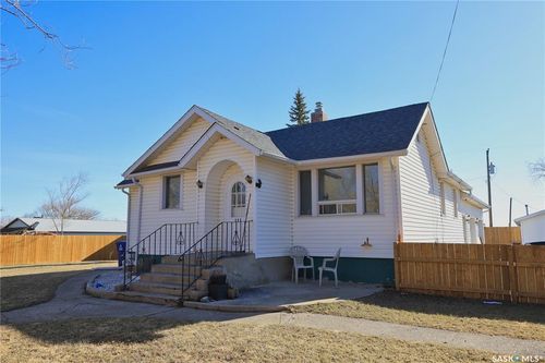 111 Government Allowance Road, Dundurn, SK, S0K1K0 | Card Image
