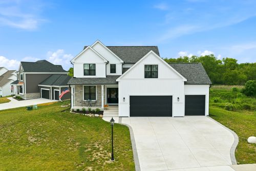 3725 Olde Howell Rd, Waukesha, WI, 53188-3713 | Card Image