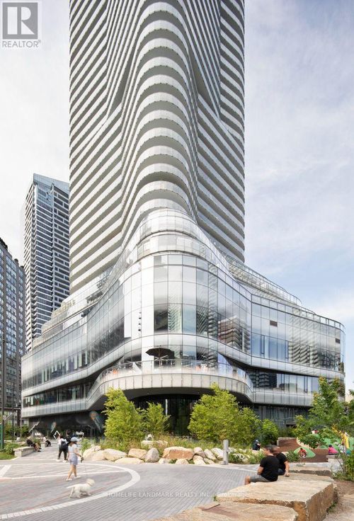 4203-11 Wellesley St W, Toronto, ON, M4Y0G4 | Card Image