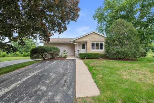 2305 Patricia Lane, Waukesha, WI, 53188 | Card Image