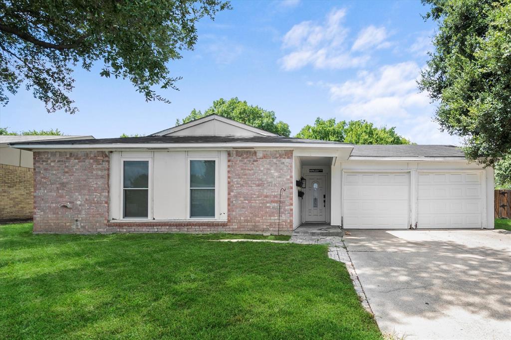 Joanna Ct, Arlington, TX 76014