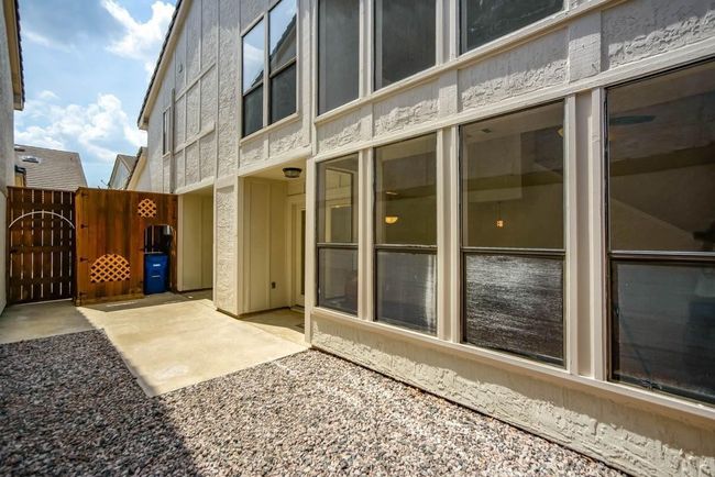 17084 Knots Lndg, House other with 2 bedrooms, 2 bathrooms and null parking in Addison TX | Image 28