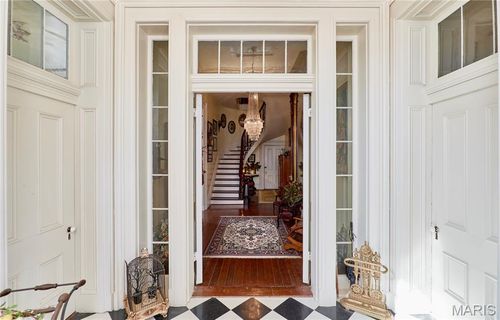 320 N Main St, Louisiana, MO, 63353-1749 | Card Image
