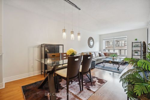 208-51 Saddlecreek Dr, Thornhill, ON, L3T7Z1 | Card Image