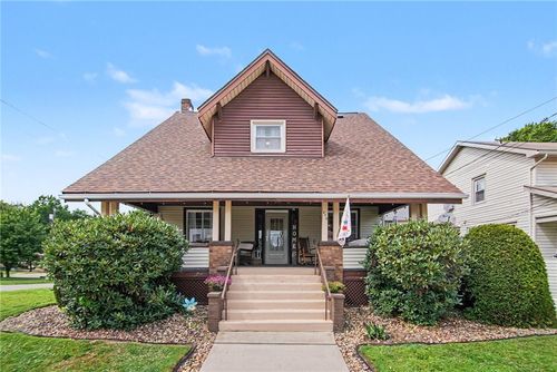 310 Glen Ave, Ellwood City, PA, 16117-2132 | Card Image