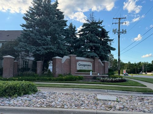 1129 Georgetown Way, Vernon Hills, IL, 60061-4124 | Card Image