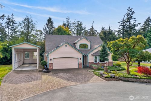 2137 Tilbury Ln, Oak Harbor, WA, 98277-8556 | Card Image