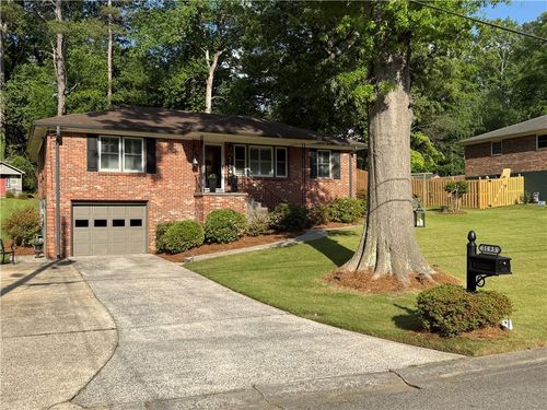 3195 Woodview Dr Se, Smyrna, GA, 30082-2418 | Card Image